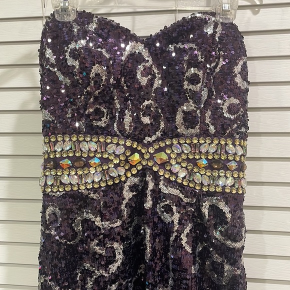 Purple Prom dress with slit, decorative and colorful crystals.Size 14, runs 12 - Picture 3 of 4
